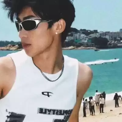 黄莉颖